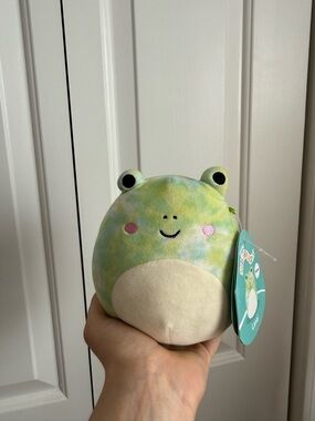 Lanai the Tie Dye Frog Squishmallow 5”